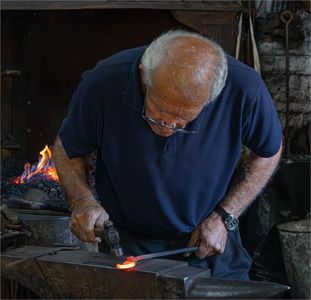 Harold Russell CPAGB/AV