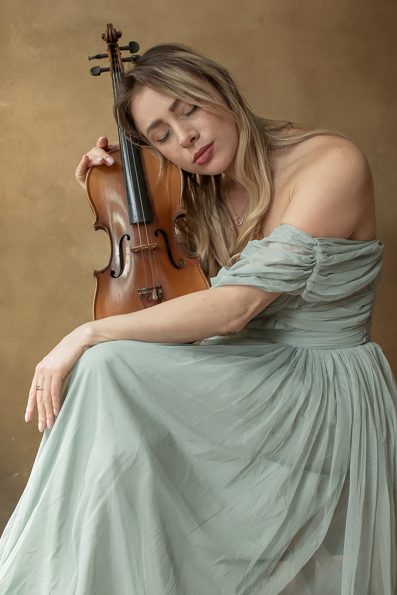 Girl With Violin. by Jeff Wilson Girl With Violin.