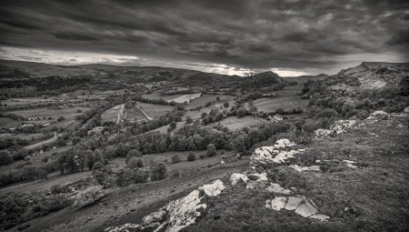 Dyffryn Llangollen a Castell Dinas Bran