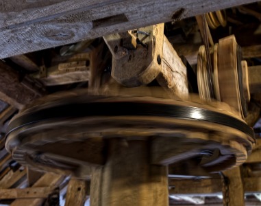 Whirring machinery