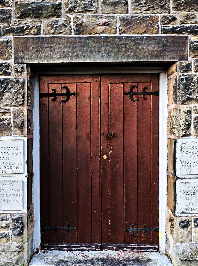 Saron Chapel Door