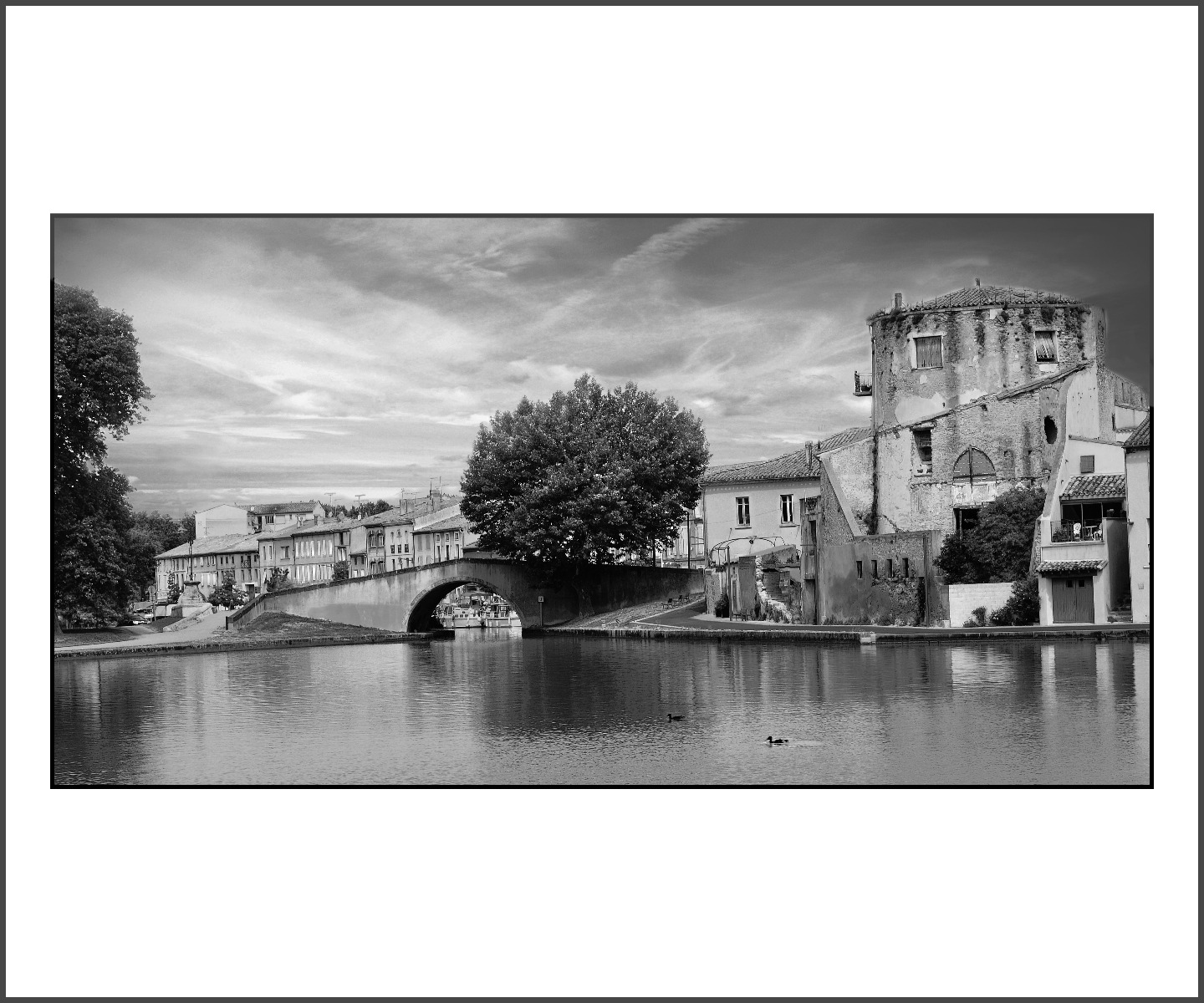 Bridge and Customs House - Castelnaudry