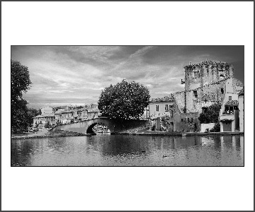 Bridge and Customs House - Castelnaudry