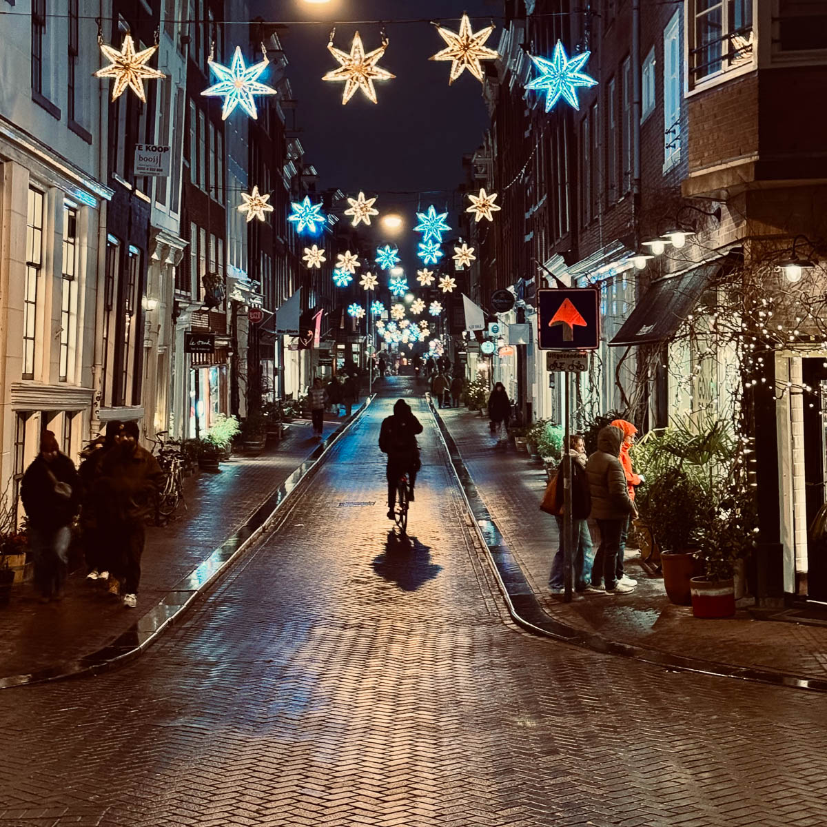 Amsterdam At Night Mobile image 