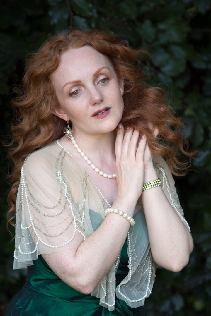 Waiting for her lover. N&NPS 2022 Print1