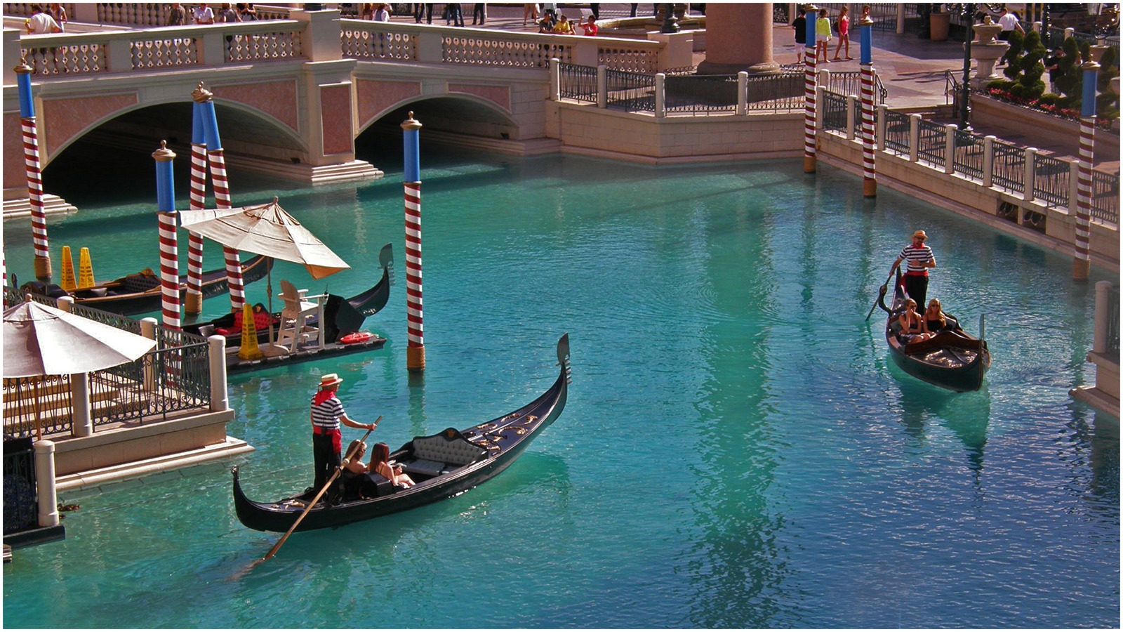 gondoliers