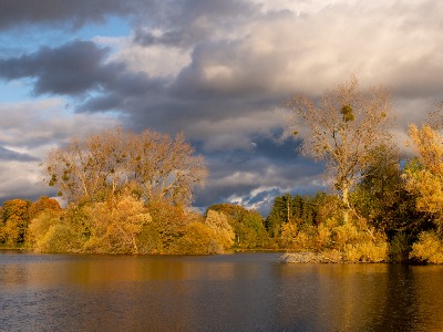 Frampton Court Lake