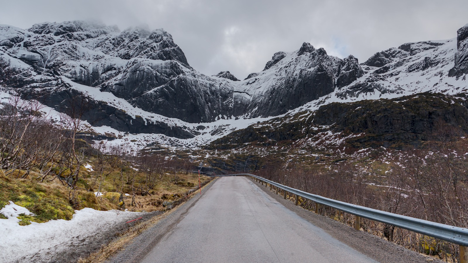 Road to Nusfjord - Lofoten