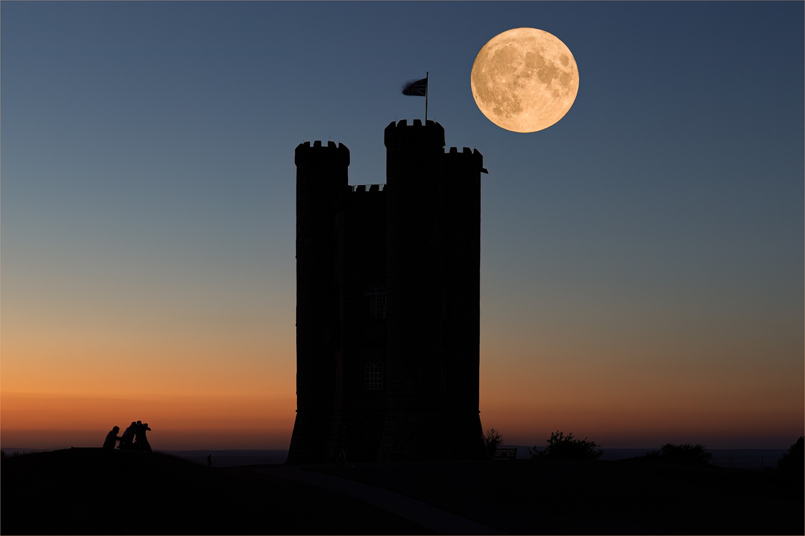 Photographers at Broadway Tower-Edit