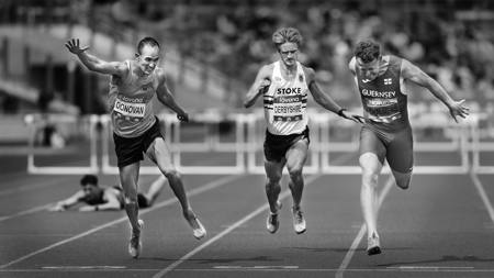 400M Hurdles Finish