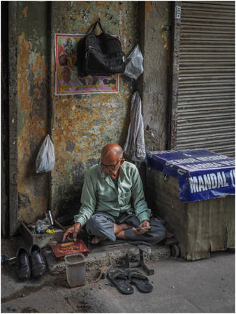 Shoe Shine Delhi