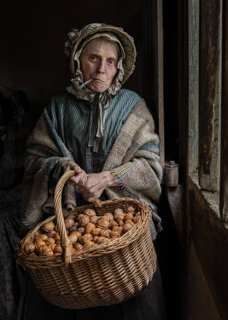Victorian Walnut Seller