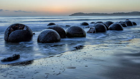 Moeraki Dawn