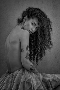 Curls And Frills