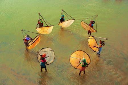 FISHING THRU CIRCULAR NET