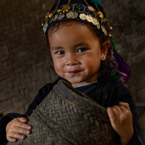 La Chi Ethnic Girl