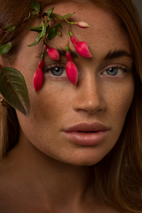 Elfi Red Flowers