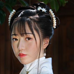 Traditional Chinese Woman