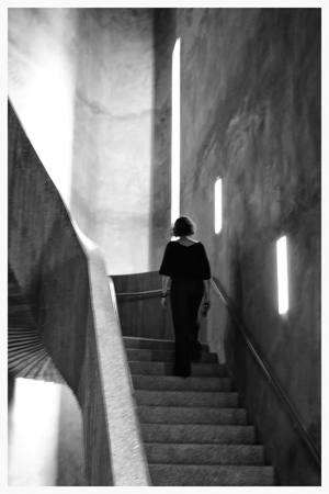 Dame In Het Trappenhuis