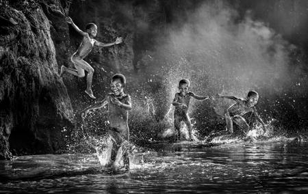 Water Play 706