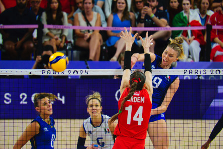 Paris Olympics Volleybal Woman Smashing