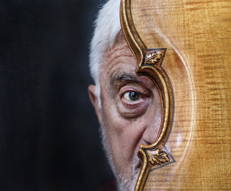 Művész Hangszerével