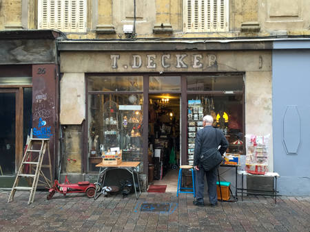 Devant La Vitrtine