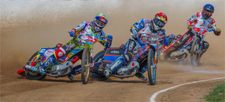 Three Around The Corner 3883