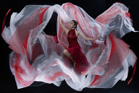 Dance Waves Of Clothes