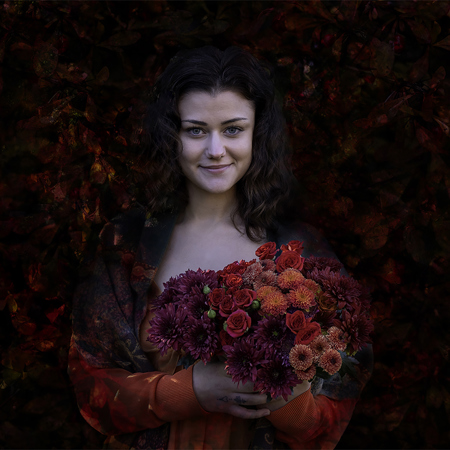 Idasofie With Red Flowers