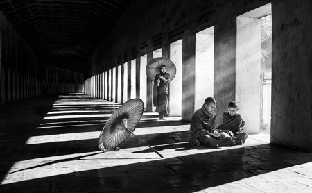 Sunny Afternoon In Temple