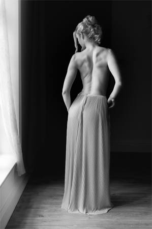 Poise In The Half Light