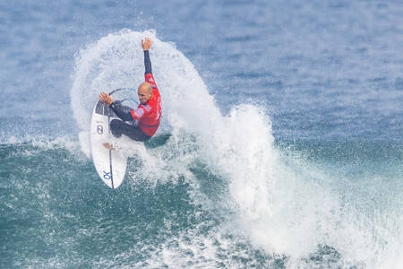 Kelly Slater Surfing