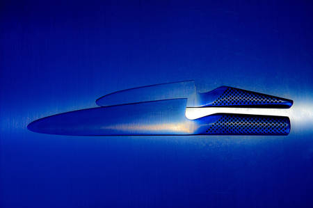 KNIFES