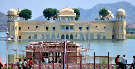 Amer Floating Palace 1