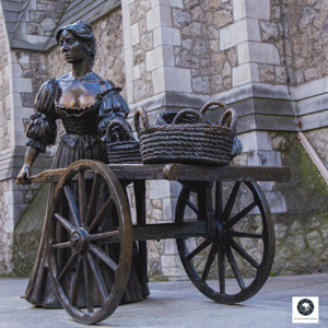 Molly Malone statue